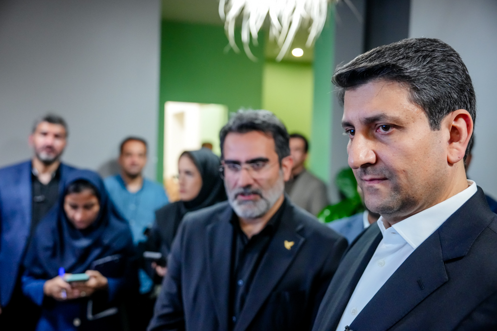 بازدید وزیر ارتباطات از ستاد هفتمین نمایشگاه مجازی کتاب تهران