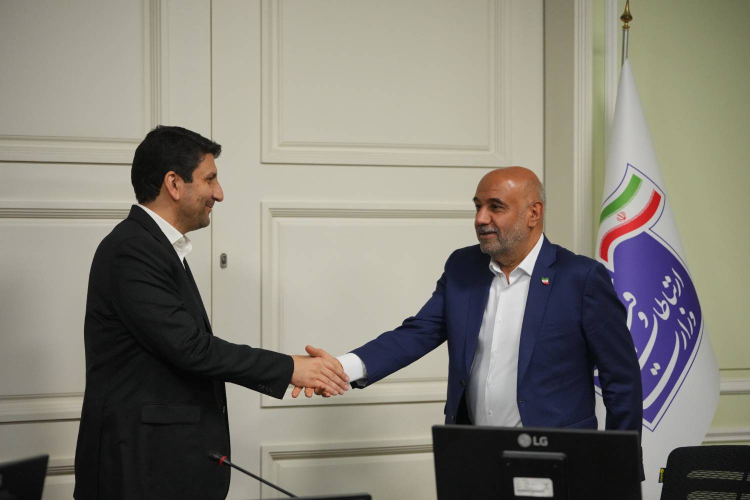 نشست مشترک وزیران ارتباطات و کار