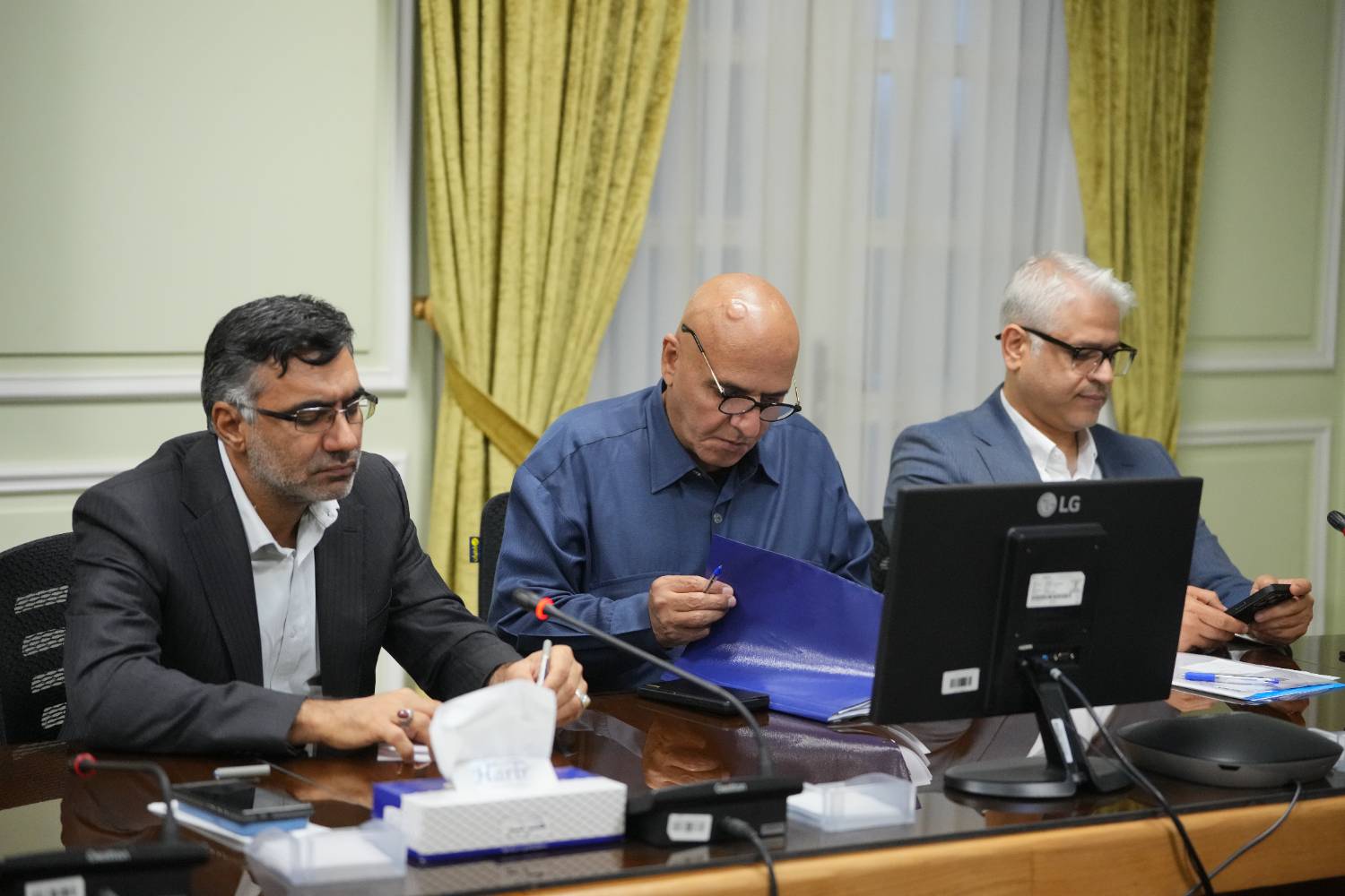نشست مشترک وزیران ارتباطات و کار
