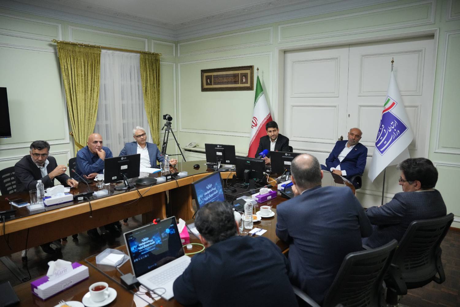 نشست مشترک وزیران ارتباطات و کار