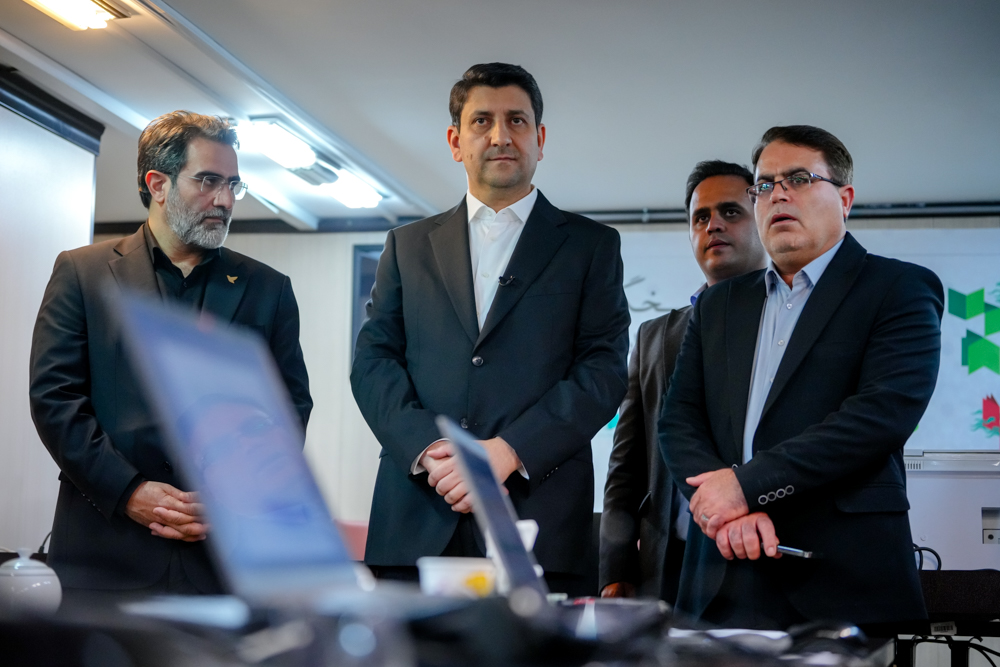 بازدید وزیر ارتباطات از ستاد هفتمین نمایشگاه مجازی کتاب تهران