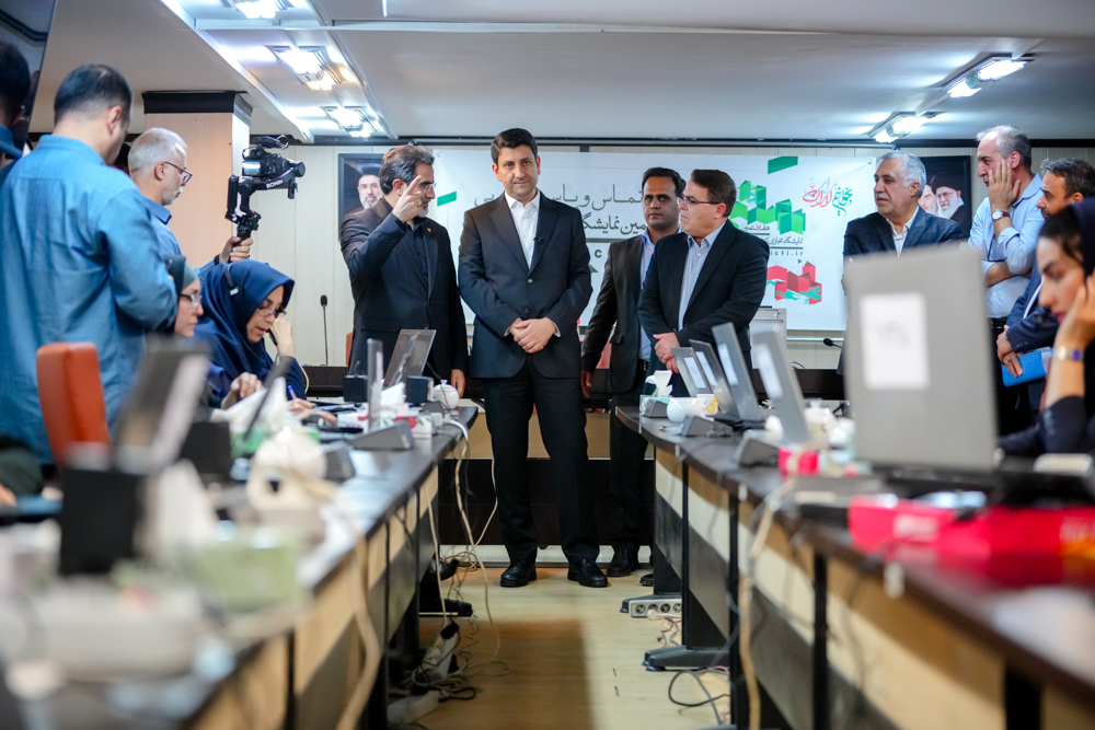 بازدید وزیر ارتباطات از ستاد هفتمین نمایشگاه مجازی کتاب تهران
