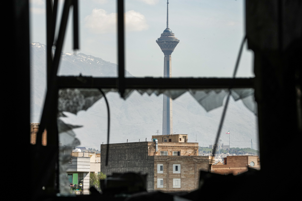 تخریب پژوهشگاه فضایی ایران در جنگ رمضان