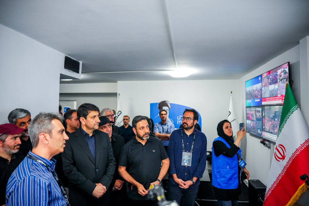 حضور وزیر ارتباطات در مراسم تشییع رهبر شهید