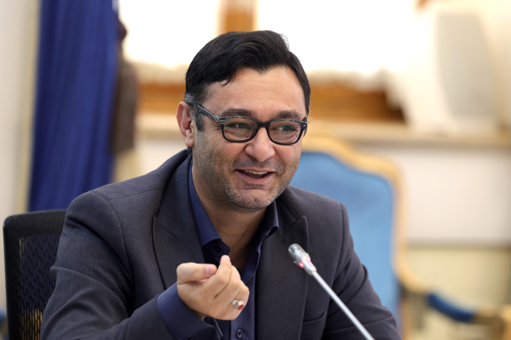 نشست کاری وزرای ارتباطات و امور اقتصادی و دارایی
