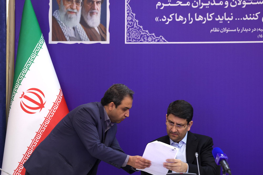 نشست کاری وزرای ارتباطات و امور اقتصادی و دارایی
