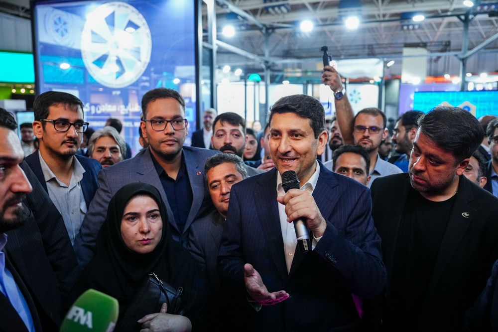 افتتاح نمایشگاه الکامپ با حضور وزرای ارتباطات ایران و عراق