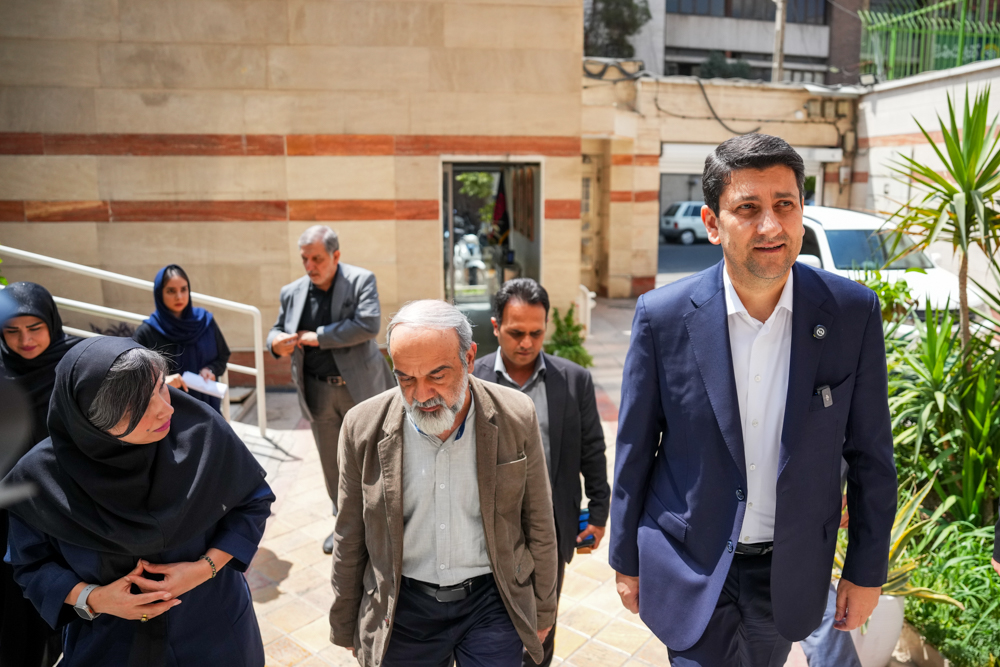 بازدید وزیر ارتباطات از خبرگزاری ایسنا به مناسبت روز خبرنگار