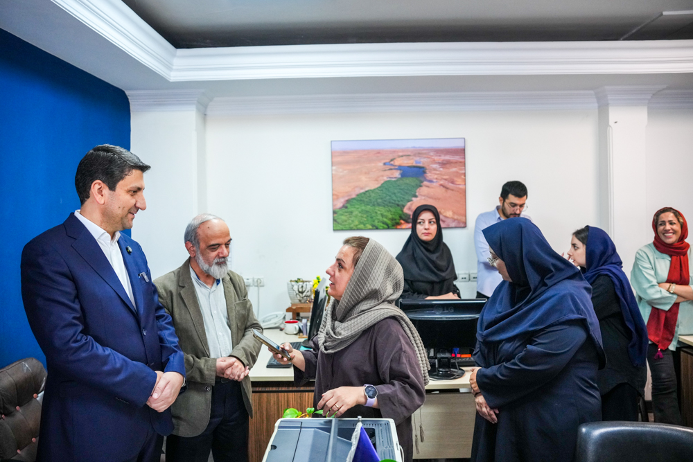 بازدید وزیر ارتباطات از خبرگزاری ایسنا به مناسبت روز خبرنگار