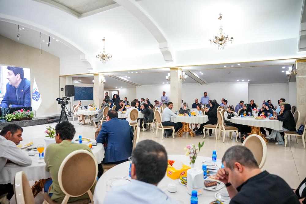 نشست صمیمانه وزیر ارتباطات با اصحاب رسانه