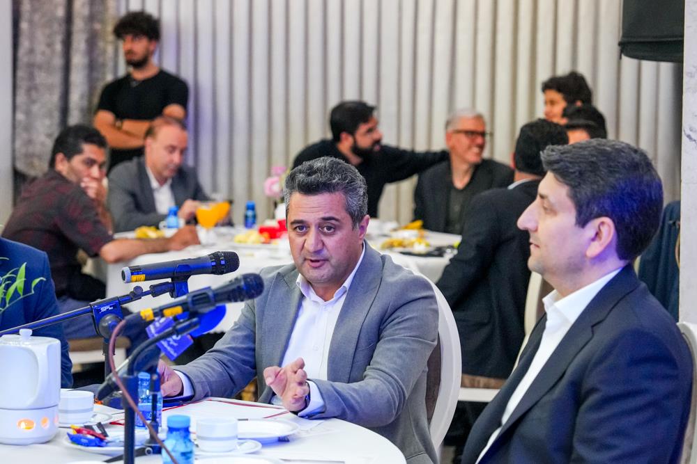 نشست صمیمانه وزیر ارتباطات با اصحاب رسانه