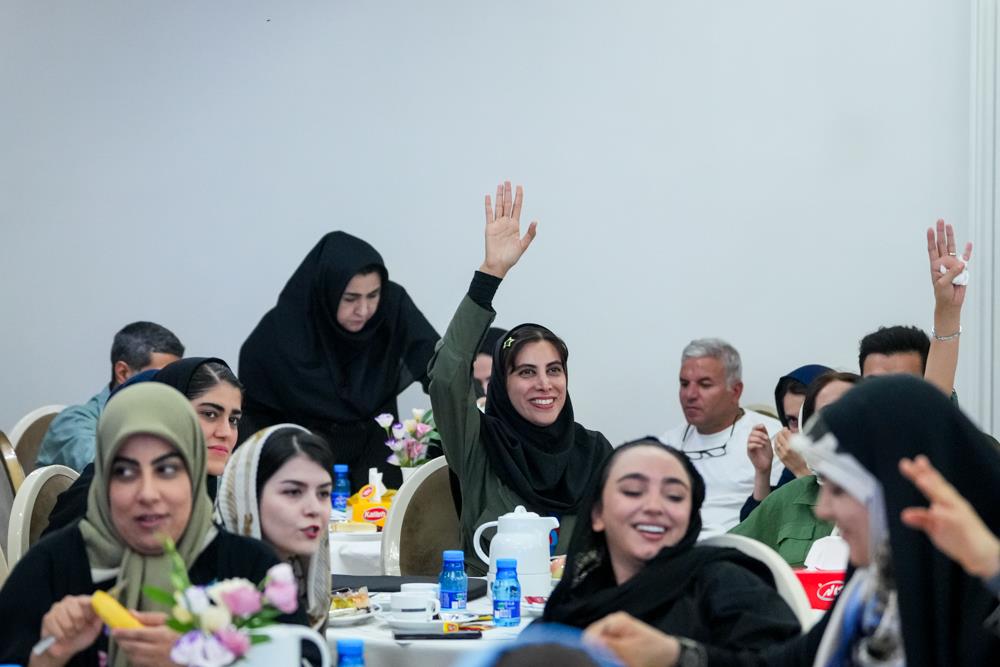 نشست صمیمانه وزیر ارتباطات با اصحاب رسانه