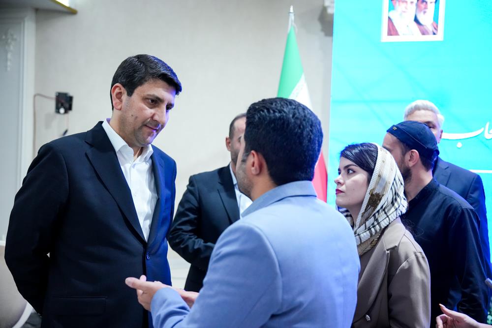 نشست صمیمانه وزیر ارتباطات با اصحاب رسانه