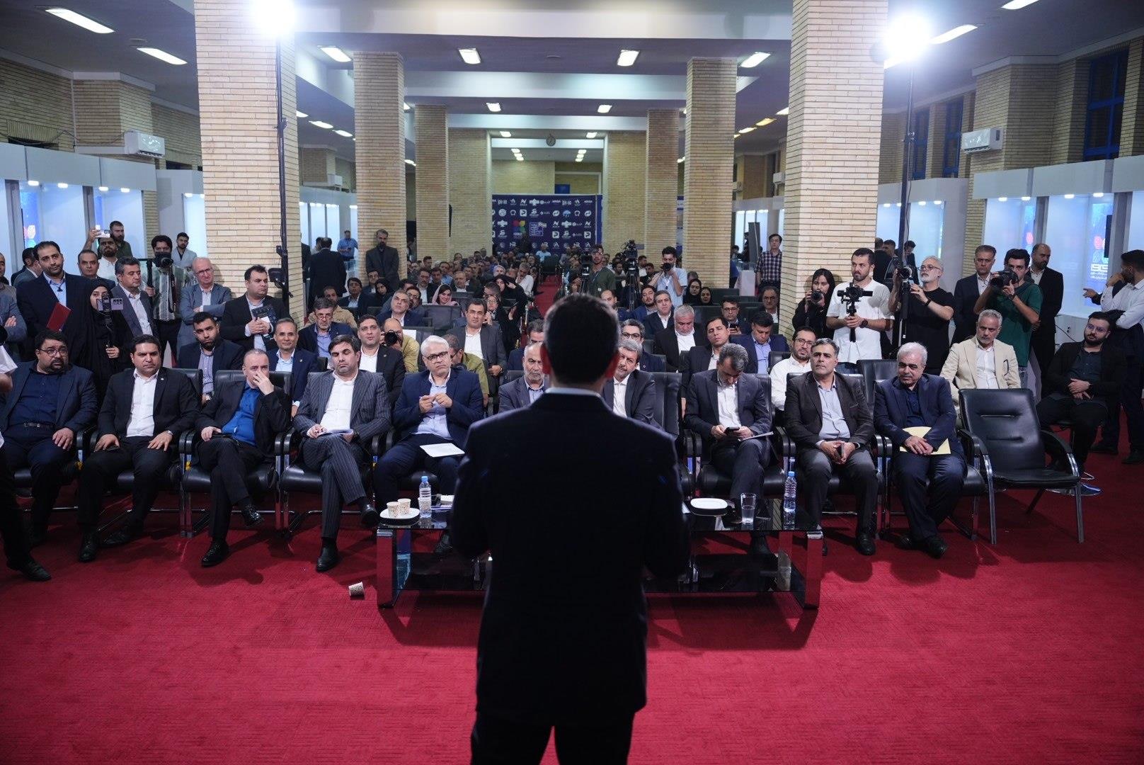 سفر استانی وزیر ارتباطات به استان اصفهان