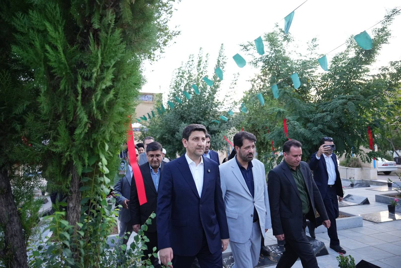 سفر وزیر ارتباطات به استان چهارمحال و بختیاری