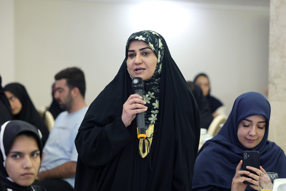 نشست صمیمانه وزیر ارتباطات با اصحاب رسانه
