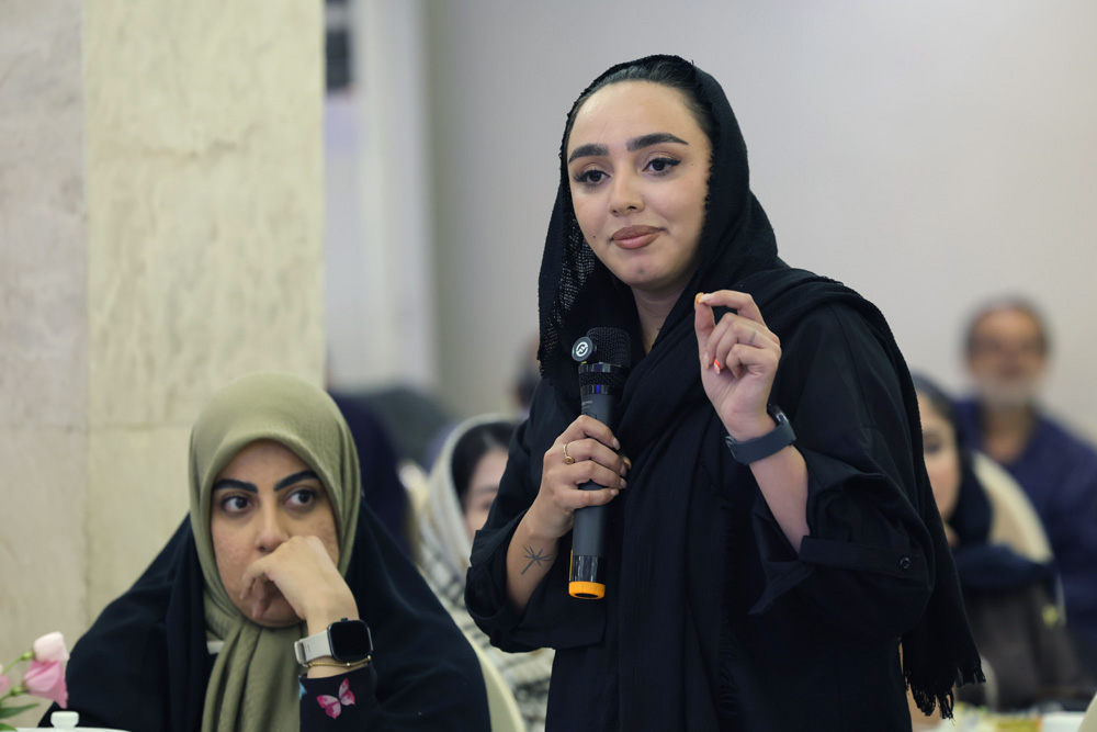 نشست صمیمانه وزیر ارتباطات با اصحاب رسانه