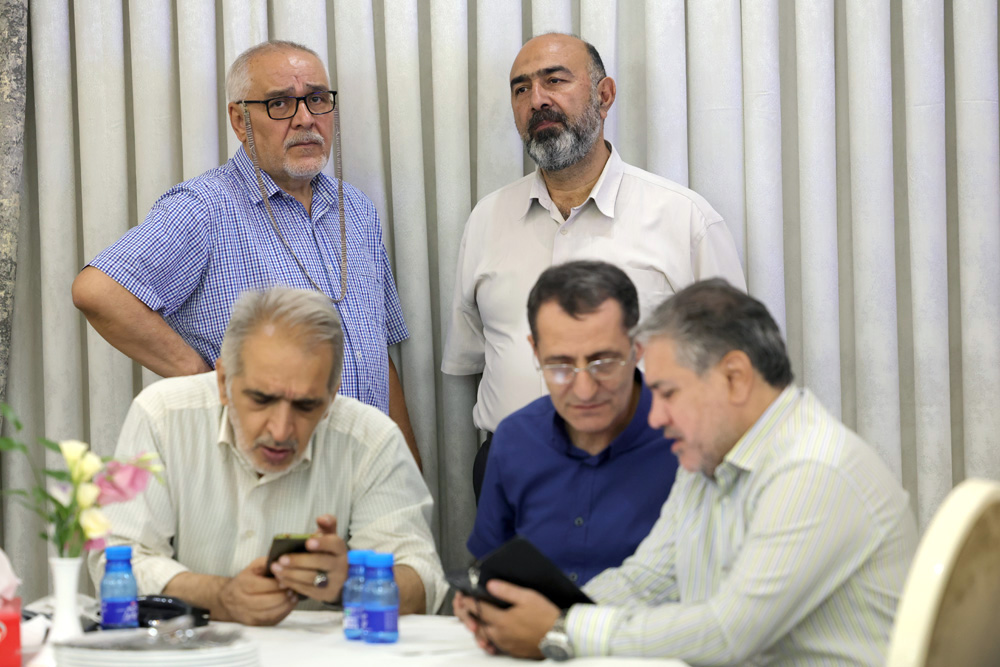 نشست صمیمانه وزیر ارتباطات با اصحاب رسانه
