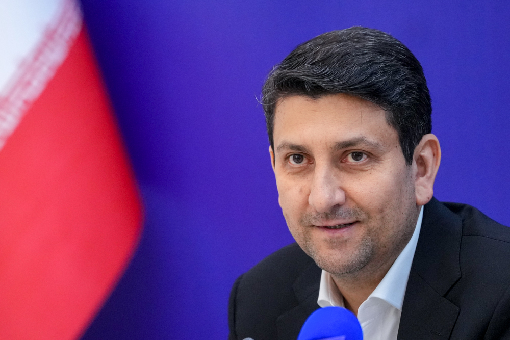 Minister stresses boosting ICT projects in South Khorasan Province