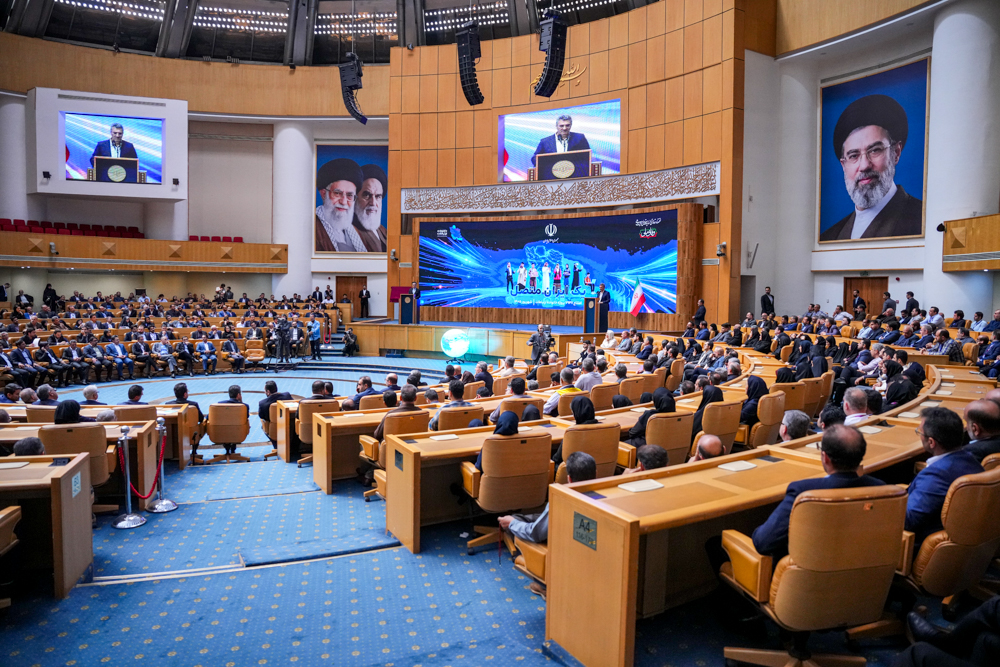 آیین یک ایران متصل با حضور رییس جمهور و وزیر ارتباطات