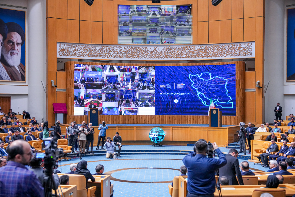 آیین یک ایران متصل با حضور رییس جمهور و وزیر ارتباطات
