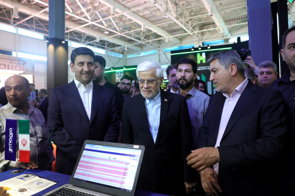 بازدیدمعاون اول رئیس‌جمهور و وزیر ارتباطات از بیست‌ونهمین نمایشگاه بین‌المللی الکامپ