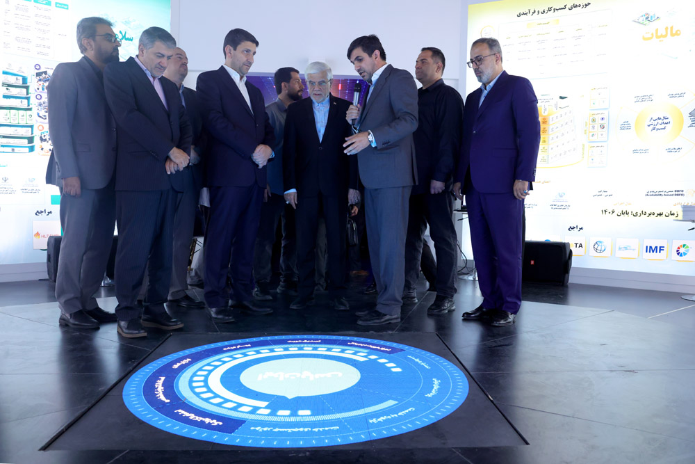بازدیدمعاون اول رئیس‌جمهور و وزیر ارتباطات از بیست‌ونهمین نمایشگاه بین‌المللی الکامپ