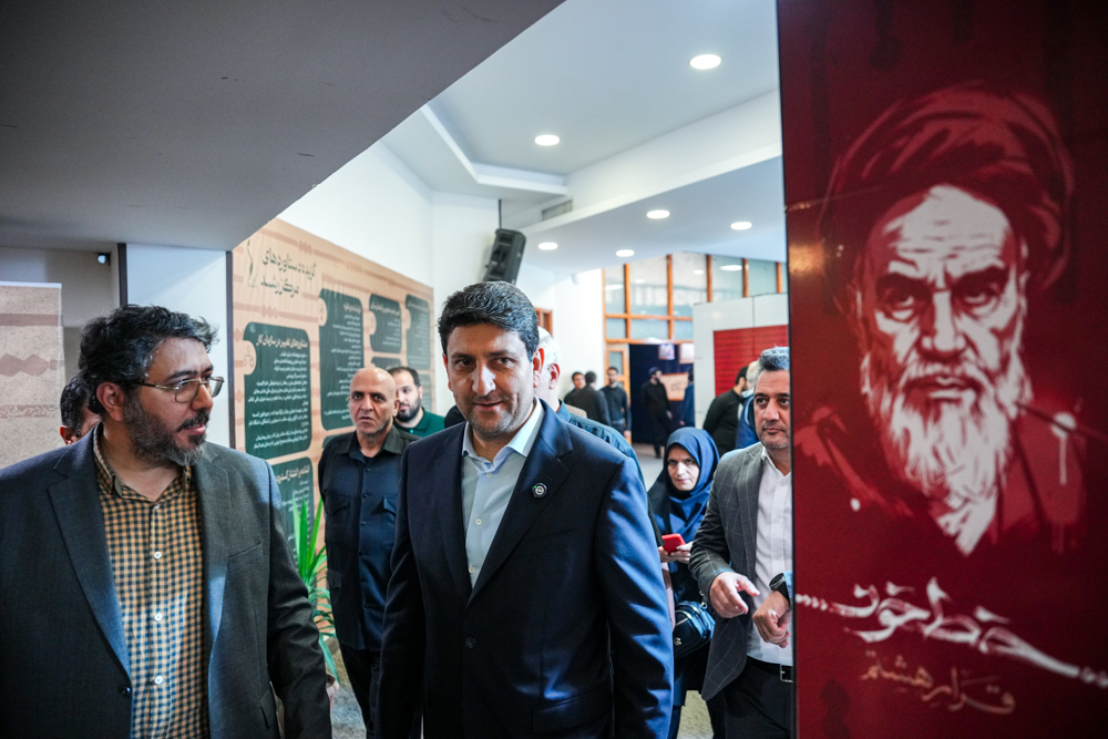 بازدید وزیر ارتباطات از مرکز رشد دانشگاه امام صادق (ع)