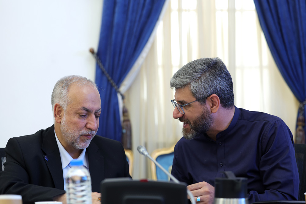 نشست مشترک اعضای کمیسیون برنامه و بودجه مجلس شورای اسلامی با وزیر ارتباطات و فناوری اطلاعات