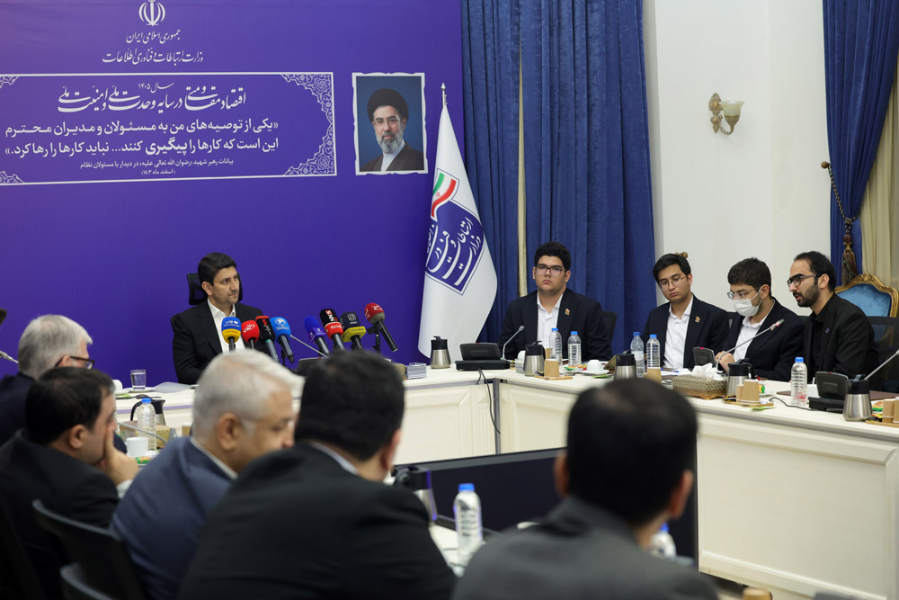 دیدار وزیر ارتباطات با مدال‌آوران طلای جهانی المپیاد نجوم و اخترفیزیک