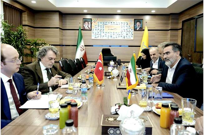 در دیدار معاون وزیر ارتباطات با سفیر ترکیه تأکید شد؛ آمادگی تهران و آنکارا برای توسعه همکاری‌های پستی و تجارت الکترونیک