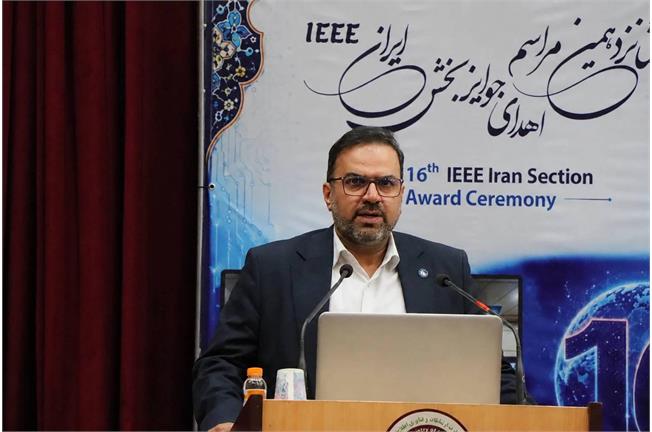 رئیس پژوهشگاه ارتباطات و فناوری اطلاعات تاکید کرد: انجمن‌های علمی، پل پیوند نخبگان ایرانی خارج از کشور با جامعه علمی داخل
