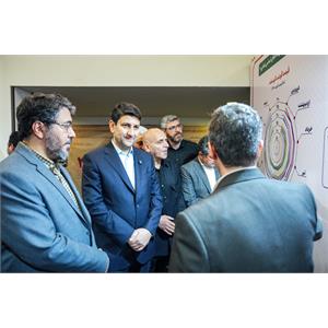 بازدید وزیر ارتباطات از مرکز رشد دانشگاه امام صادق (ع)