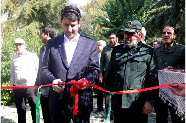 هم‌زمان با هفته دفاع مقدس و با حضور وزیر ارتباطات: نمایشگاه «دفاع همچنان باقی است» در وزارت ارتباطات افتتاح شد