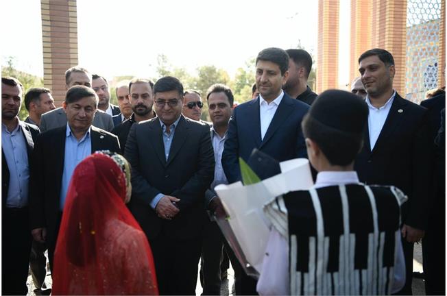 در ادامه سفرهای استانی به مناسبت هفته دولت؛ وزیر ارتباطات وارد چهارمحال و بختیاری شد