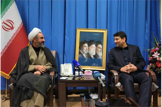 وزیر ارتباطات خبر داد: تأمین پوشش ارتباطی ۲۰ کیلومتری محور چرداول–ایلام با استقرار سایت موقت
