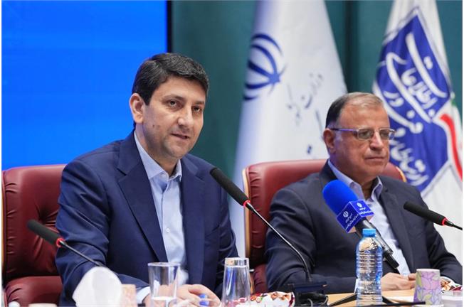وزیر ارتباطات در نشست با دانشگاهیان، نخبگان و فعالان فاوا گلستان: نخبگان گلستان برای شکوفایی ظرفیت‌ها به فرصت برابر نیاز